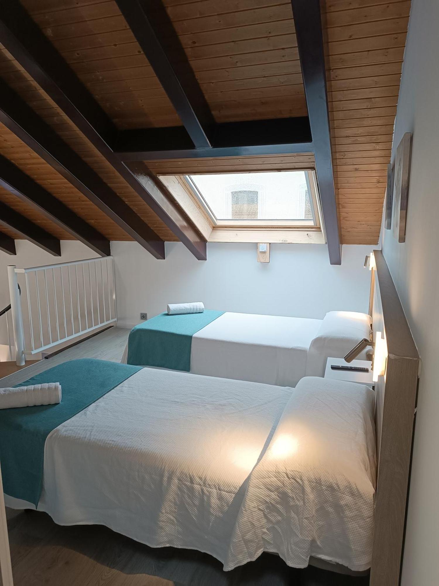 Apartamentos Turisticos Avila Puerta De Los Leales 1-2 Екстериор снимка