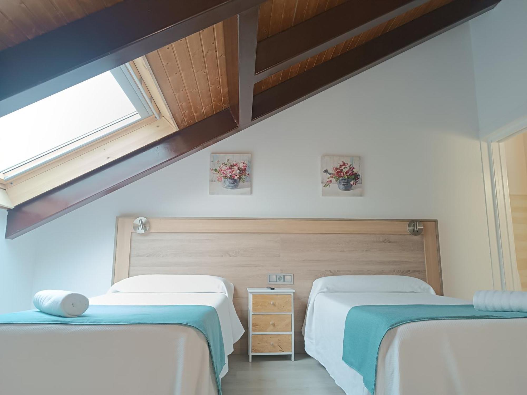 Apartamentos Turisticos Avila Puerta De Los Leales 1-2 Екстериор снимка