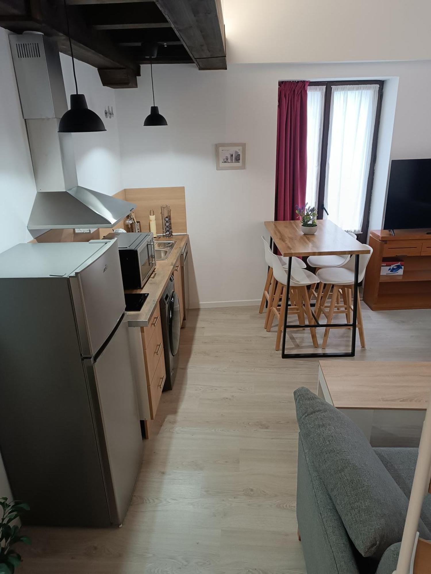 Apartamentos Turisticos Avila Puerta De Los Leales 1-2 Екстериор снимка