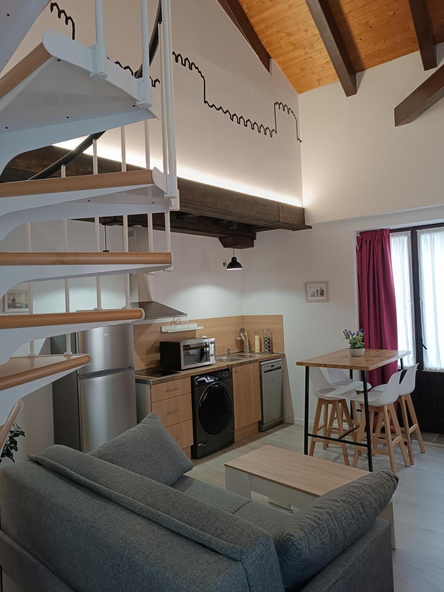 Apartamentos Turisticos Avila Puerta De Los Leales 1-2 Екстериор снимка